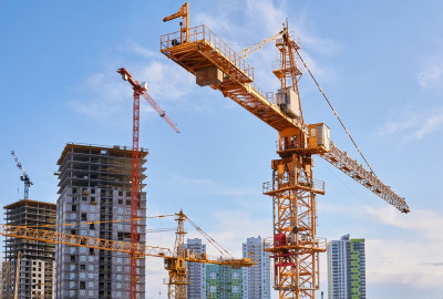 Строительство жилья стартует активнее, чем год назад